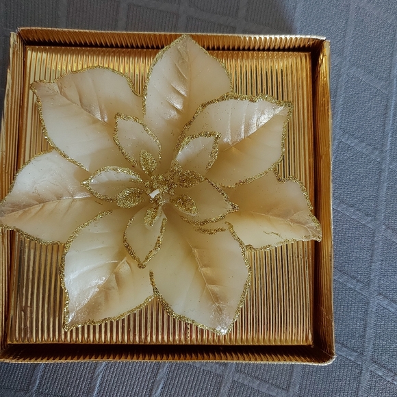 🌿🌿Host Pick🌿🌿Floating Candle - Picture 2 of 3